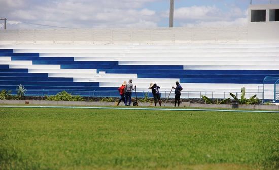 Riachão do Jacuípe: Prefeitura intensifica trabalho no Estádio Valfredão pensando no jogo Jacuipense x Bahia