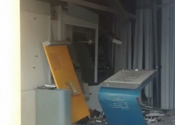 Quadrilha interdita ponte, explode banco e foge de lancha