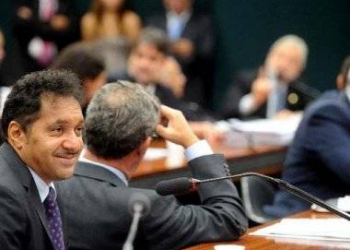 Tiririca diz que circo é mais organizado do que a Câmara dos Deputados