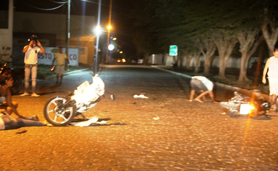 Flagrante de colisão de motos nos fundos da Câmara Municipal de Coité