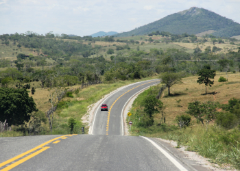 Diretoria da Augúrio entrega 14 km da BA 130 e recebe autorização de Rui Costa para realizar mais 19 km