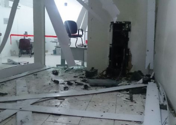 Quadrilha explode agência bancaria em Sítio do Quinto