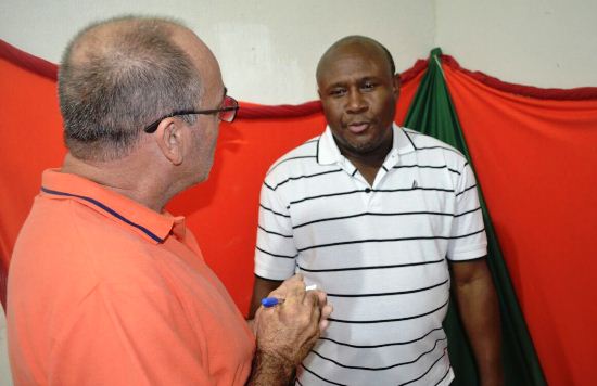 Gavião – Multidão lota Praça para assistir ao show de Lázaro, em Comemoração aos 30 anos de Emancipação Política