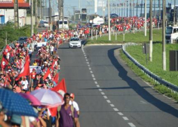 MST marcha de Feira à Salvador para entregar pauta de reivindicações