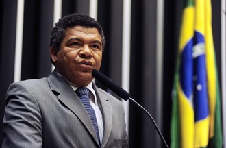 Deputado Valmir Assunção "comprou a briga" e levou o caso aos órgãos de segurança competentes.