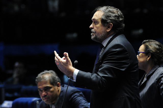 Senado aprova PEC que veda coligações para eleições proporcionais
