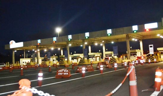 Via Bahia instala placas de passe livre para ambulâncias em pedágios da BR 324; Alex da Piatã havia dado entrada em projeto de Lei na AL