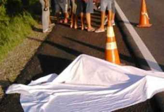 Motociclista morre ao ser atingido por caminhão na BR 324