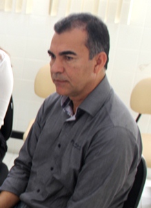 Prefeito disse que não vai se render a resistência de alguns moradores e o serviço vai continuar e se preciso for usará até da força policial.