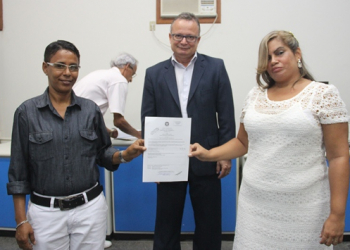 Agora é oficial: Gildean e Cristina estão casadas inclusive com alteração nos sobrenomes
