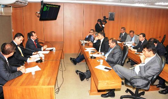 Comissão de Finanças da AL recebe diretor do Detran