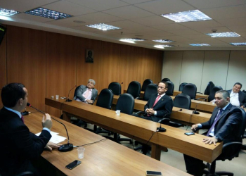 Comissão de Orçamento da ALBA debate aumento de vistoria com diretor do Detran-Ba