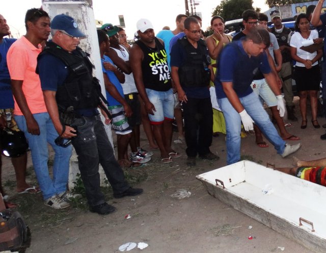 Adolescente é assassinado quando deixava cemitério em Feira de Santana