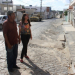 Serviço de sinalização da cidade encontra resistência por parte de alguns moradores que não querem aceitar a colocação de placa