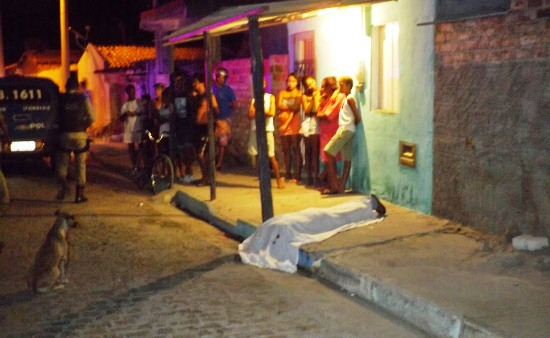 Homem é executado dentro de bar em Riachão do Jacuípe; foi o primeiro homicídio de 2015