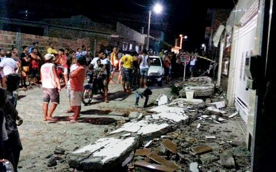 Marquise residencial desaba e mata casal em Barrocas