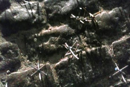 Caixas eletrônicos da CAIXA são destruídos em São Gonçalo; bandidos jogaram ‘migelitos’ durante a fuga