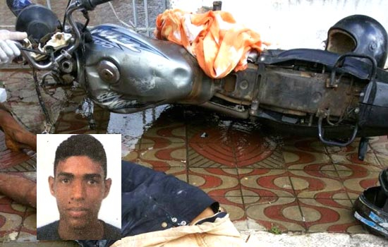 Motociclista morre, esposa e filha de apenas um ano ficam feridas em acidente