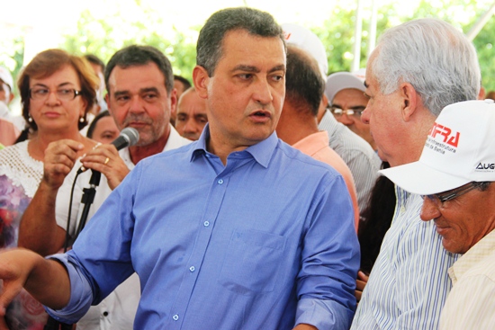 Se Daniel perguntasse a Rui o que ele estava falando o governador não saberia responder.