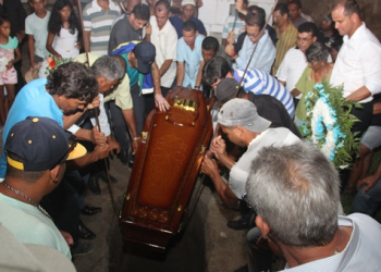 Sepultado em São Domingos, o corpo do vereador Toinho Rios