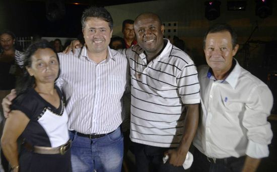 Gavião – Multidão lota Praça para assistir ao show de Lázaro, em Comemoração aos 30 anos de Emancipação Política