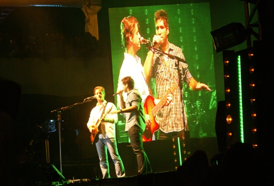 Contagem regressiva para o Aleluia Privilege com o grande show de Victor e Léo em Valente