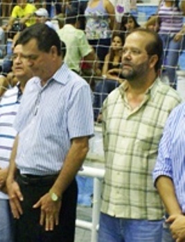 Ivanilton em ato público ao lado de Ubaldino