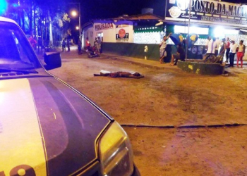 Cliente reage a assalto e mata bandido em posto de combustível