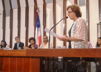 Audiência Pública na ALBA discutiu a participação da mulher na reforma política e foi coordenado pela deputada Neusa Cadore