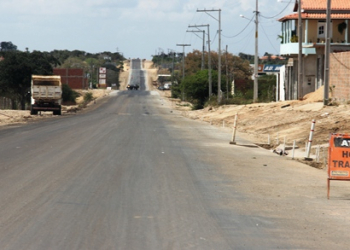 Em ritmo acelerado, Construtora Augúrio prevê entrega da estrada Várzea da Roça/São José do Jacuípe até o São João