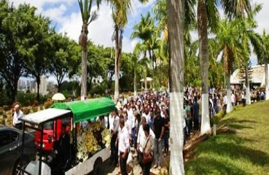 Corpo do prefeito de Macajuba é cremado em Salvador; cinzas são jogadas em sítio da familia
