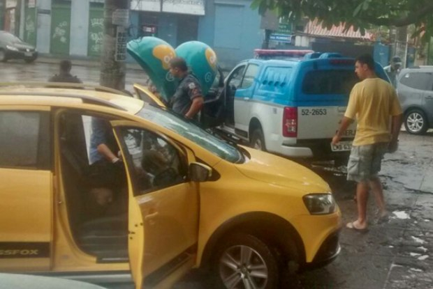 RJ – Assaltante tem mal-estar e morre ao volante ao tentar roubar carro