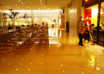 Forte temporal deixa Serrinha inundada, até o Shopping foi invadido pela água