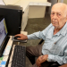 Coité – Para se manter informado, idoso de 91 anos, aprende navegar na internet