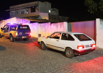 Policia Militar prende homem em flagrante minutos depois de furtar carro durante festival de prêmios em Coité