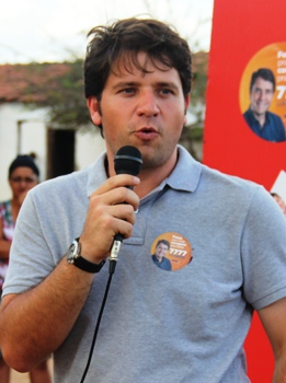 Luiz Argôlo disputou a eleição no ano passado. Essa foto foi em Retirolândia.Foto: Raimundo Mascarenhas