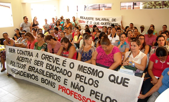 Paralisação dos professores da rede municipal chega ao 4ª dia