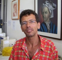 Professor foi projetado pata fora pelo parabrisa