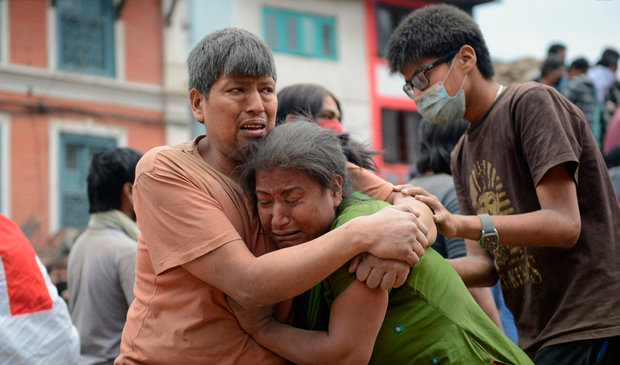 Número de mortes por terremotos no Nepal chega a 2.200