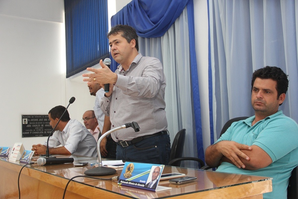 Presença constante de Alex da Piatã nos municípios onde foi votado chama a atenção dos moradores