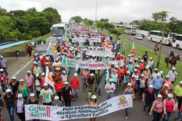 Trânsito no CAB teve que ser modificado para a passagem dos manifestantes.