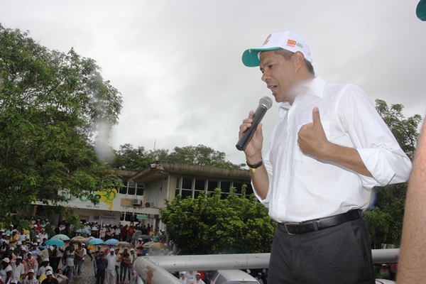 Jerônimo Rodrigues é oriundo do movimento popular e garante todo empenho pata atender os trabalhadores. Foto: Raimundo Mascarenhas