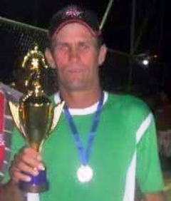 Atleta morre durante partida de futsal