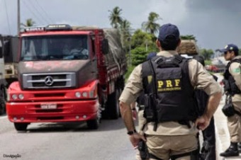 Policia Rodoviária Federal (PRF) faz mega-operação na cidade de Riachão do Jacuípe