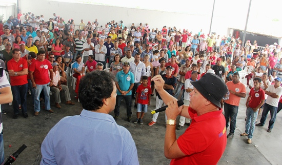 Frijacuípe organiza café da manhã para funcionários e colaboradores, e diretor é aclamado pré-candidato a prefeito em 2016