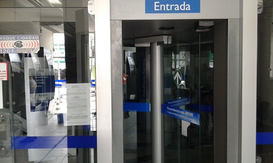 Virou rotina: Agência da Caixa de Coité suspende atendimento por falta de energia elétrica