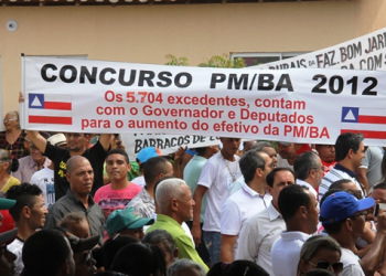 Correndo contra o tempo, aprovados no concurso da PM não dão sossego ao governador