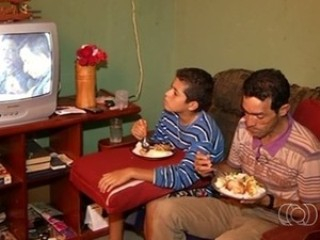 Homem preso por furtar carne para alimentar o filho consegue emprego