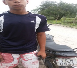 Motocicleta com restrição é apreendida com menor em Coité