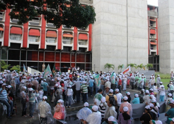 Grito da Terra Bahia II: Rui Costa não atende trabalhadores que deixam Governadoria revoltados